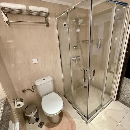 Apartman Royal - 5m To Pool, 100m To