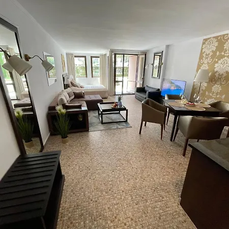 Royal - 5m To Pool, 100m To *